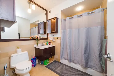 25 Leroy Place New Rochelle NY 10805