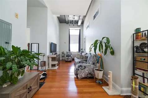 25 Leroy Place New Rochelle NY 10805