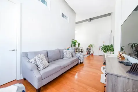 25 Leroy Place New Rochelle NY 10805