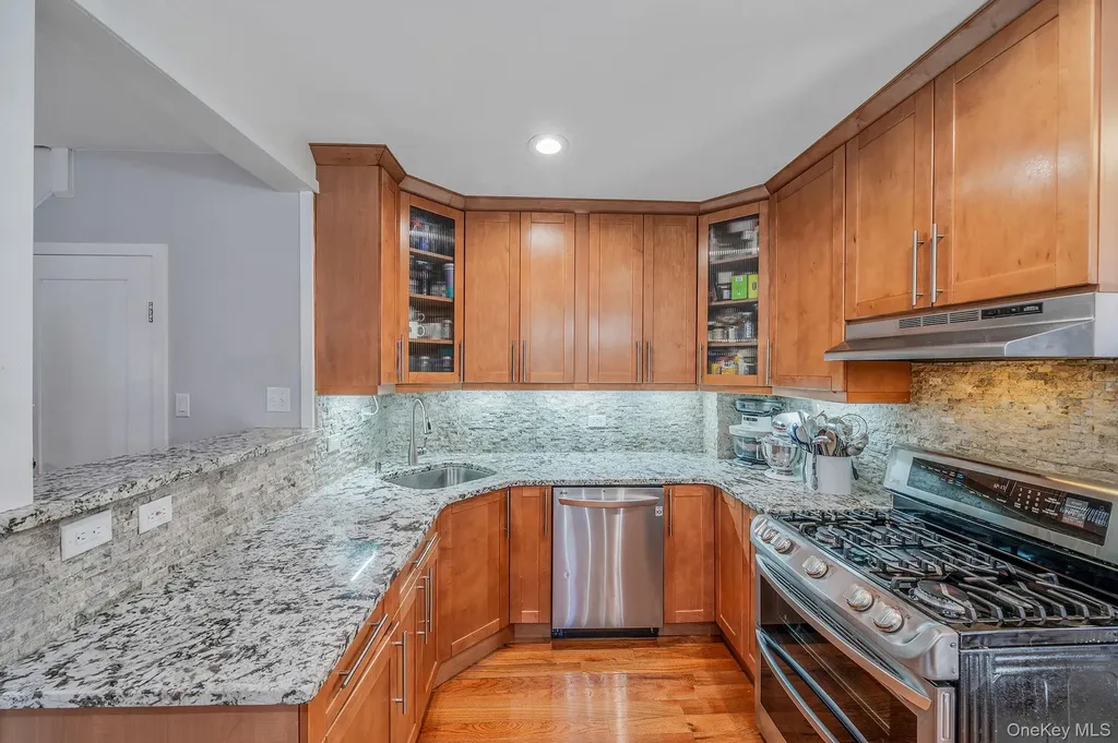 69-08 69th Place Glendale NY 11385