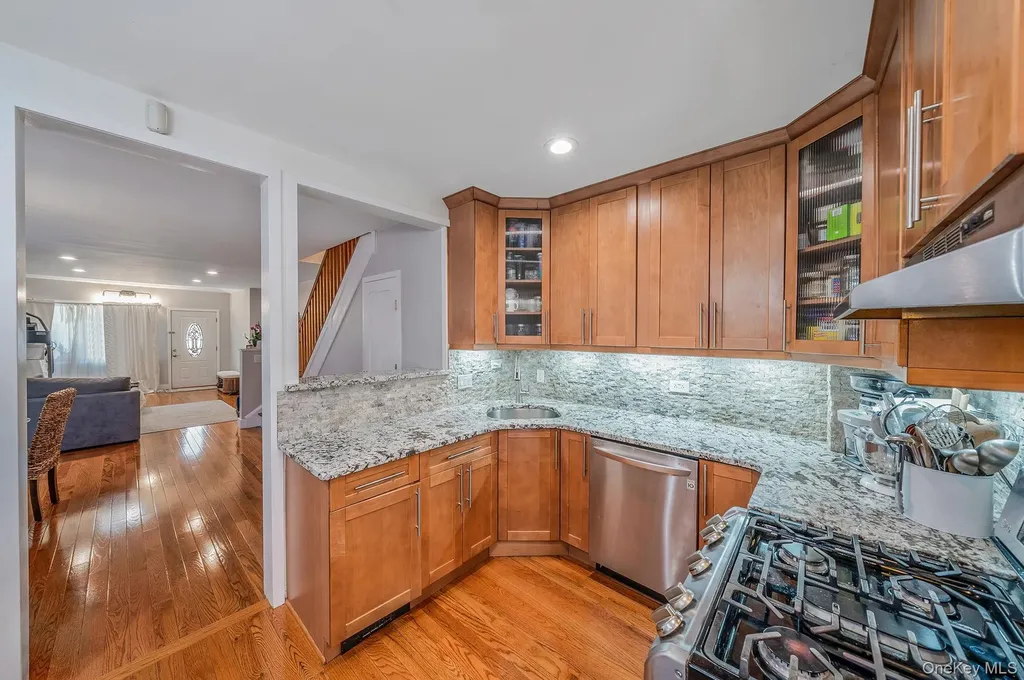 69-08 69th Place Glendale NY 11385