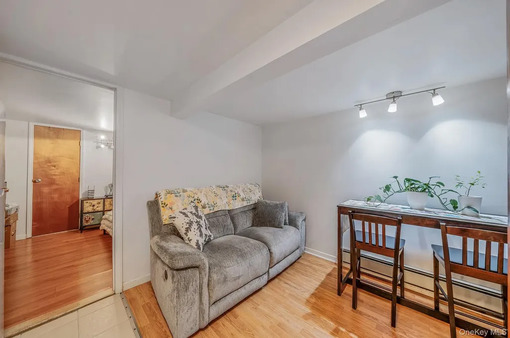 69-08 69th Place Glendale NY 11385