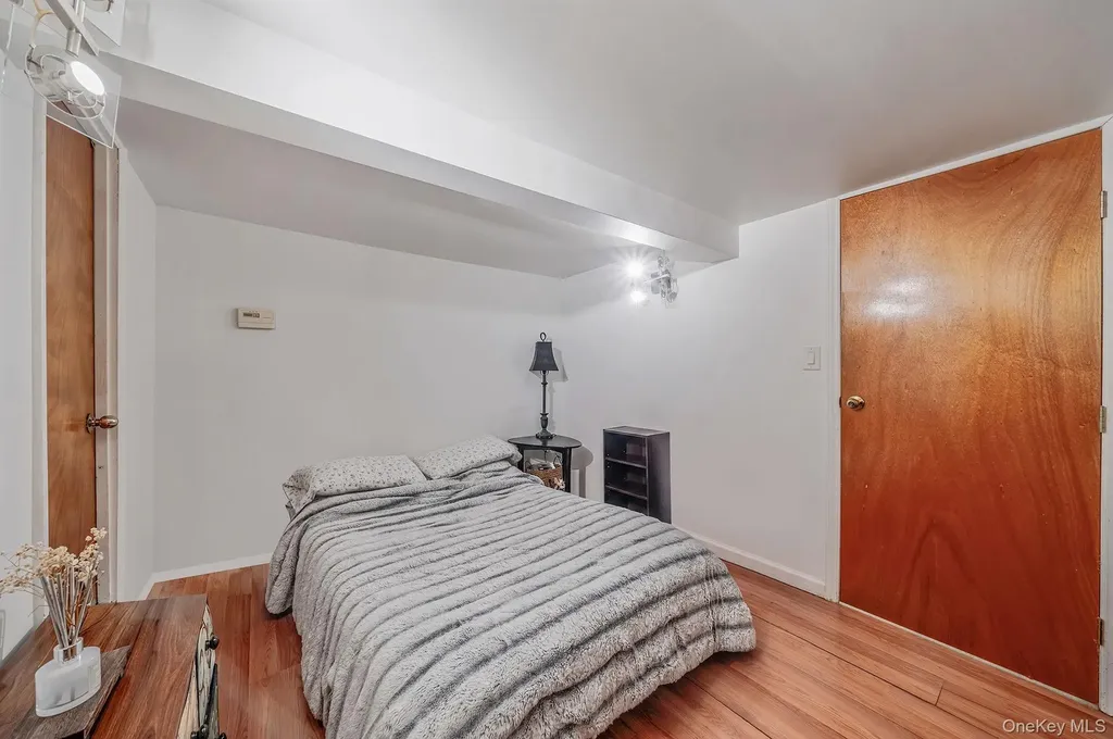 69-08 69th Place Glendale NY 11385