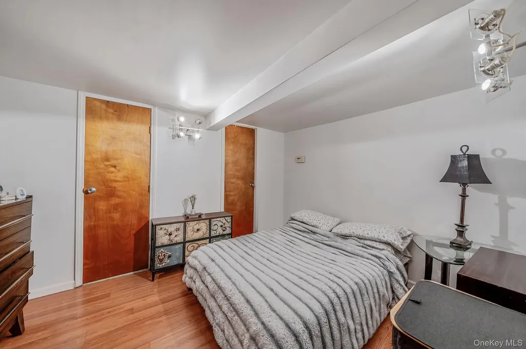 69-08 69th Place Glendale NY 11385