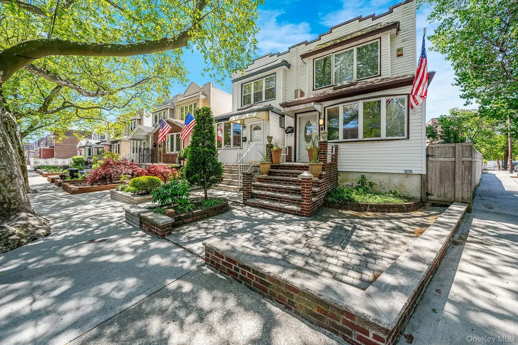 69-08 69th Place Glendale NY 11385