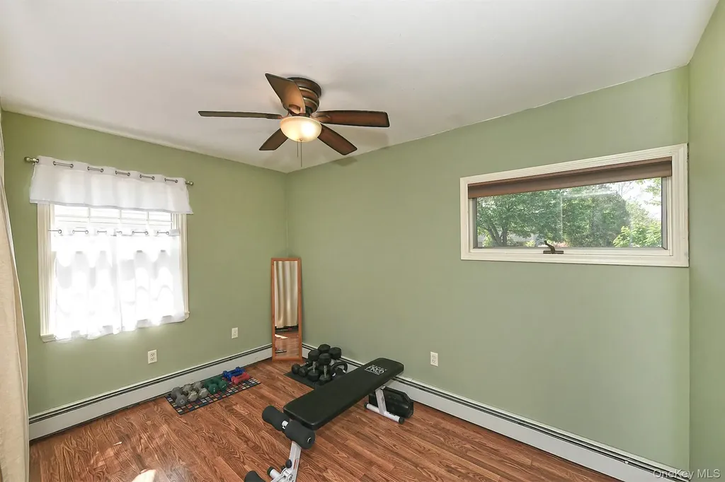 27 Blossom Lane Levittown NY 11756