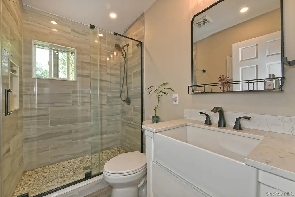 27 Blossom Lane Levittown NY 11756