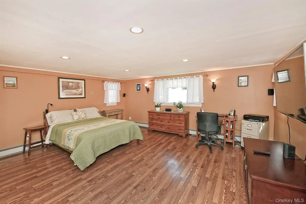 27 Blossom Lane Levittown NY 11756