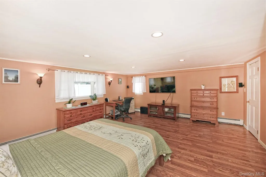 27 Blossom Lane Levittown NY 11756