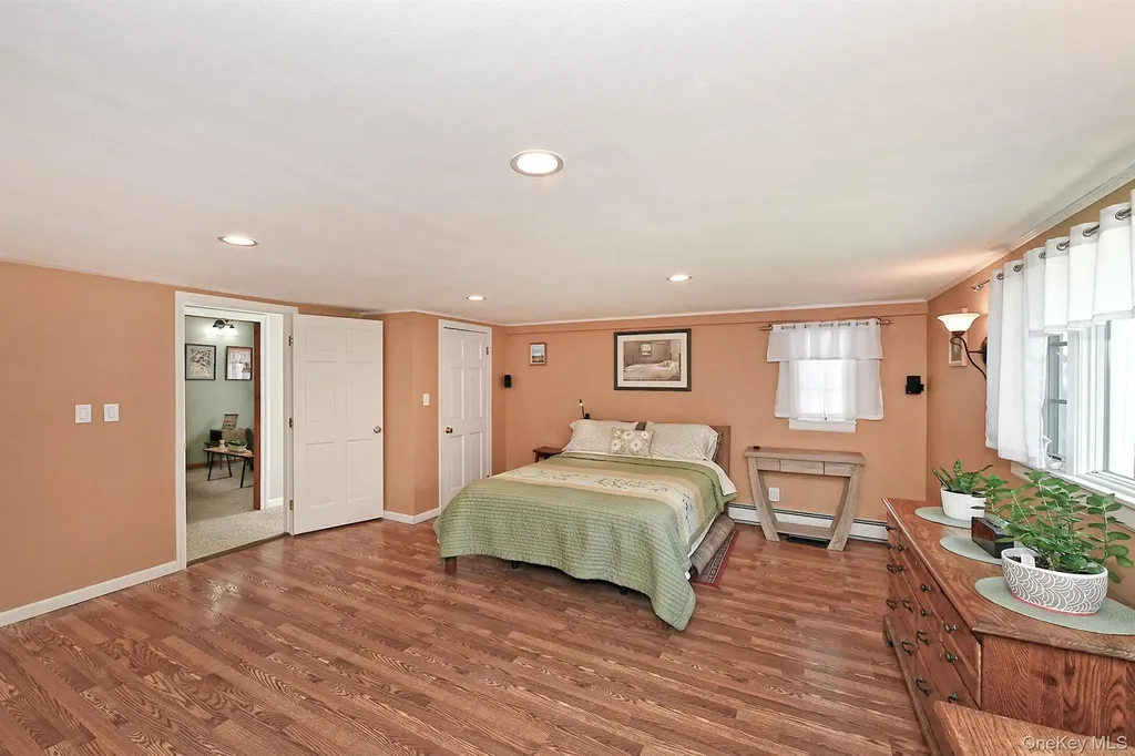 27 Blossom Lane Levittown NY 11756