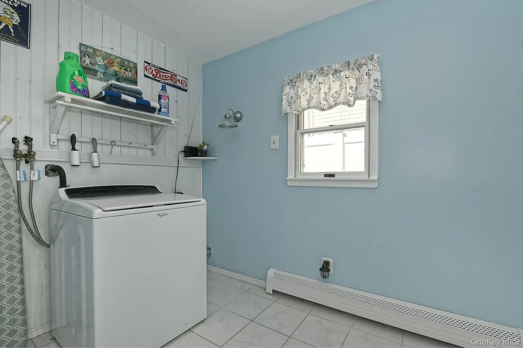 27 Blossom Lane Levittown NY 11756