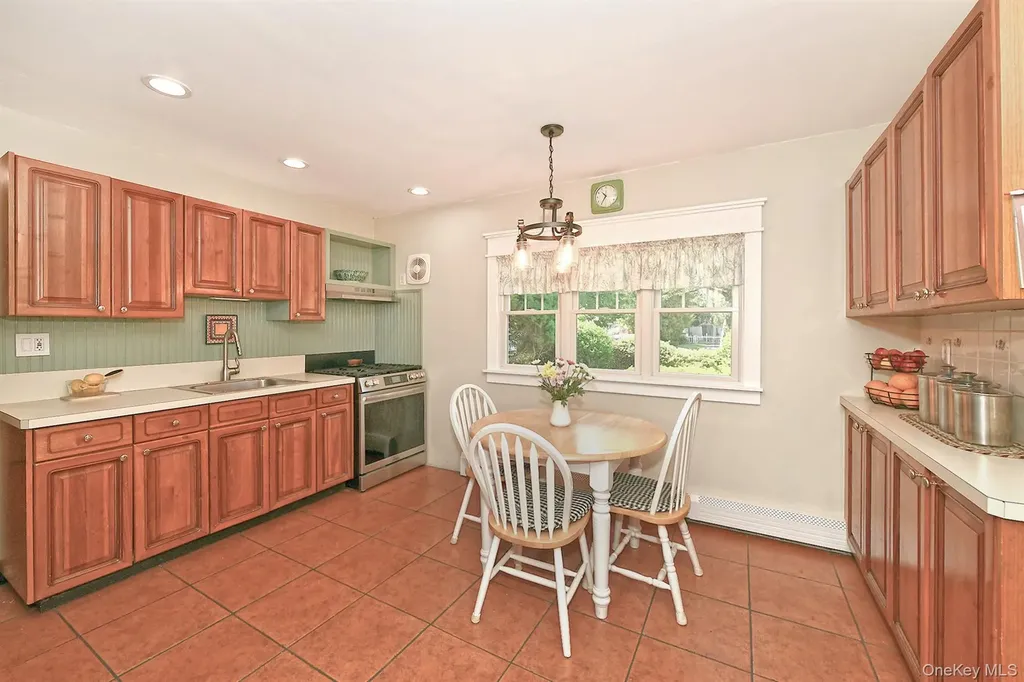 27 Blossom Lane Levittown NY 11756