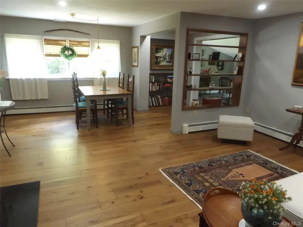 30 Daisy Lane Poughkeepsie NY 12603