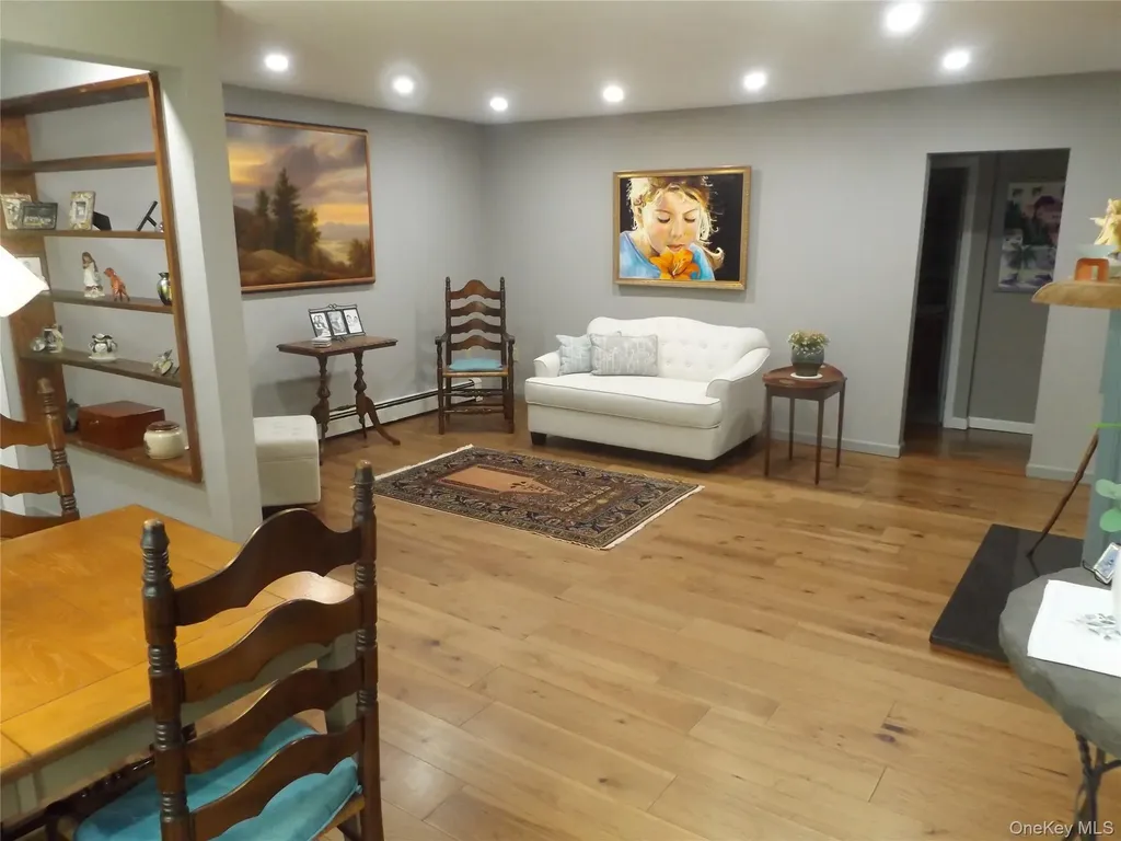 30 Daisy Lane Poughkeepsie NY 12603