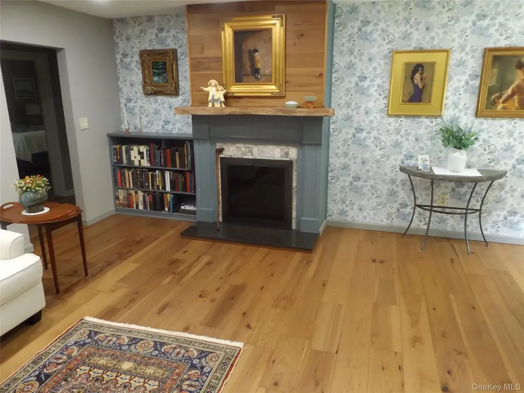 30 Daisy Lane Poughkeepsie NY 12603