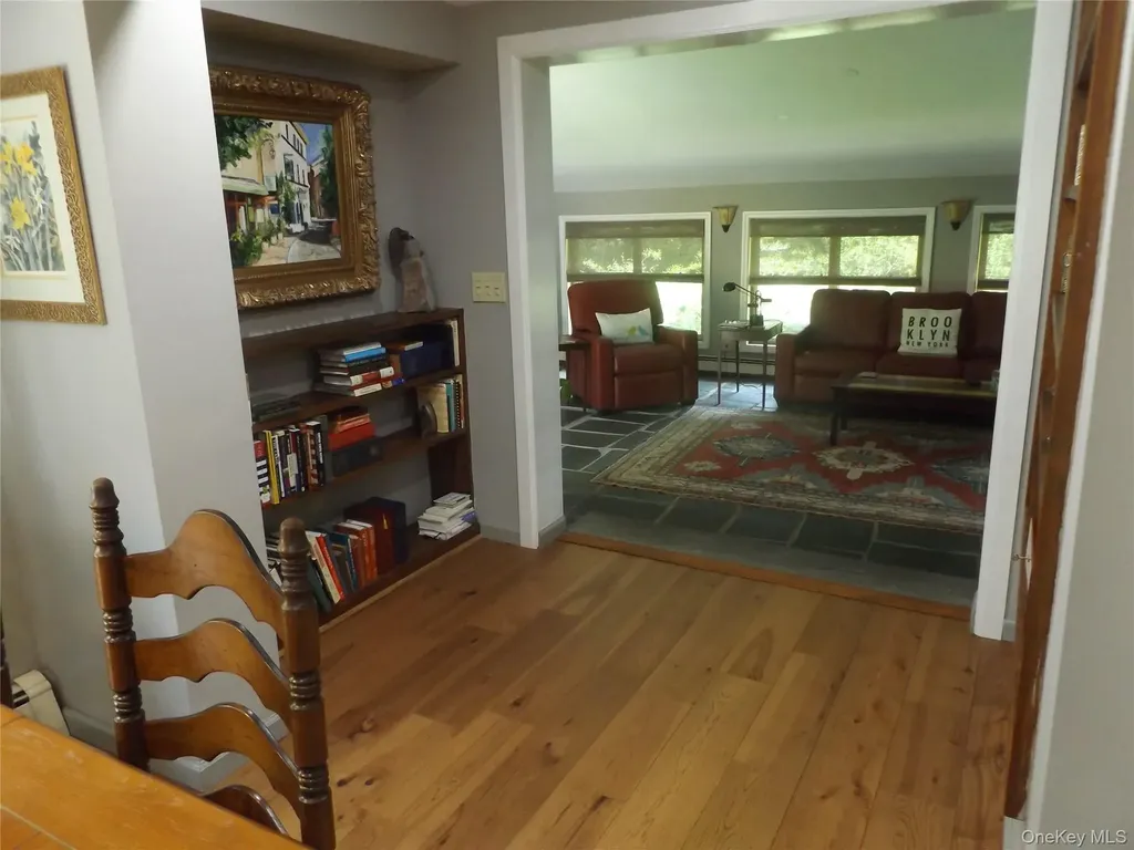 30 Daisy Lane Poughkeepsie NY 12603