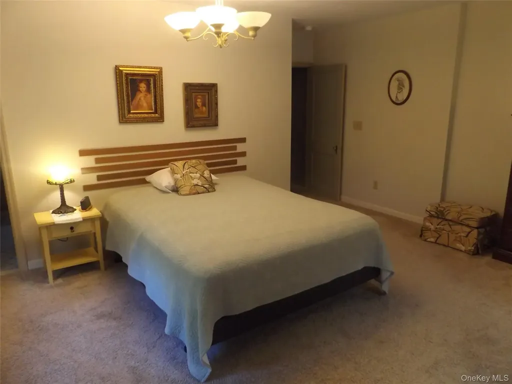30 Daisy Lane Poughkeepsie NY 12603