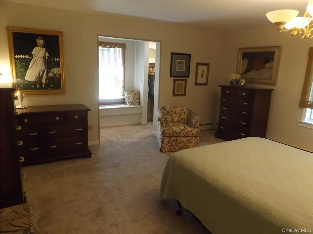 30 Daisy Lane Poughkeepsie NY 12603