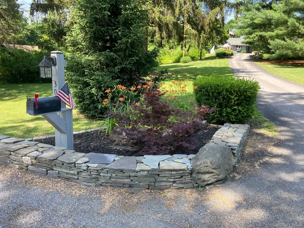 30 Daisy Lane Poughkeepsie NY 12603