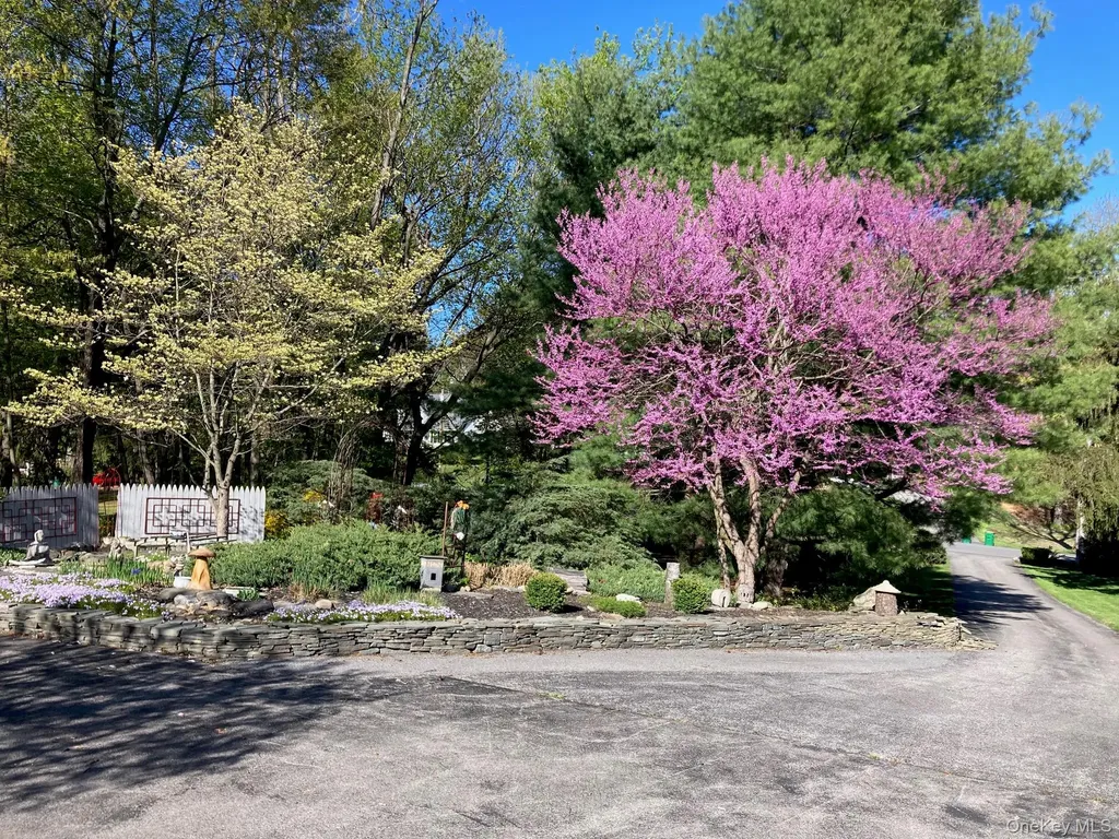 30 Daisy Lane Poughkeepsie NY 12603