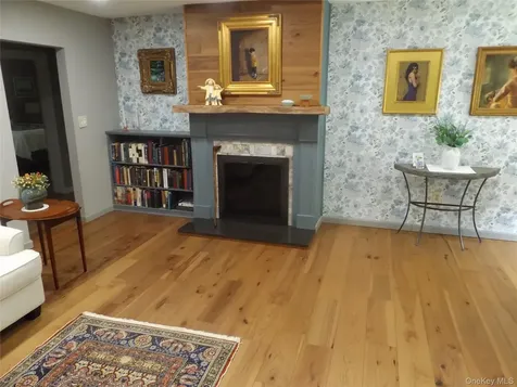 30 Daisy Lane Poughkeepsie NY 12603