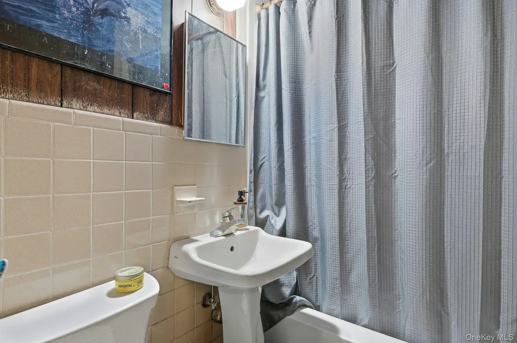 100 Avenue B Holbrook NY 11741