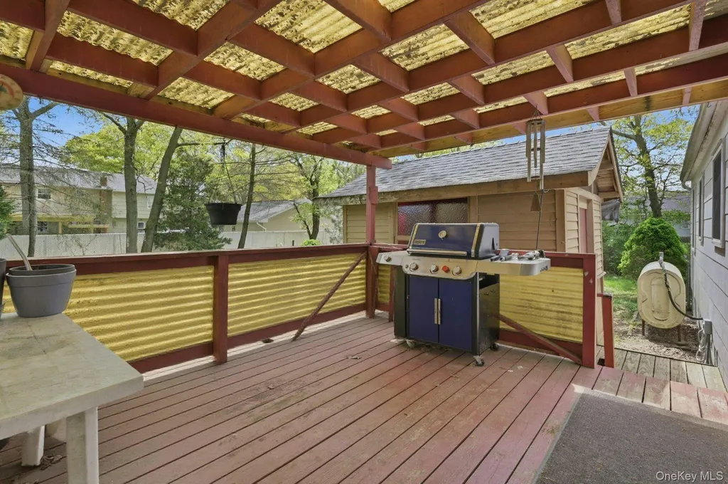 100 Avenue B Holbrook NY 11741