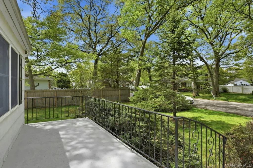 100 Avenue B Holbrook NY 11741