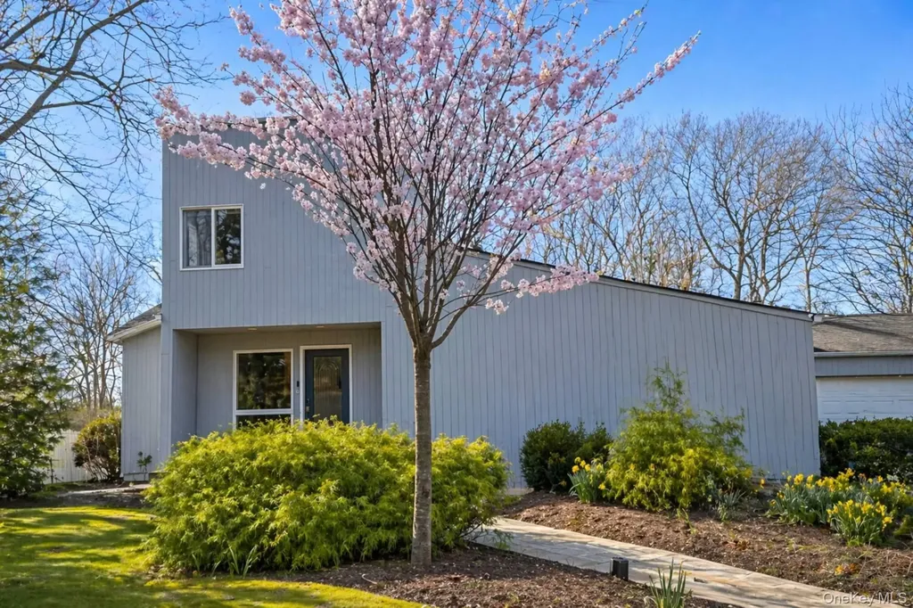 11 N Quarter Road Westhampton NY 11977