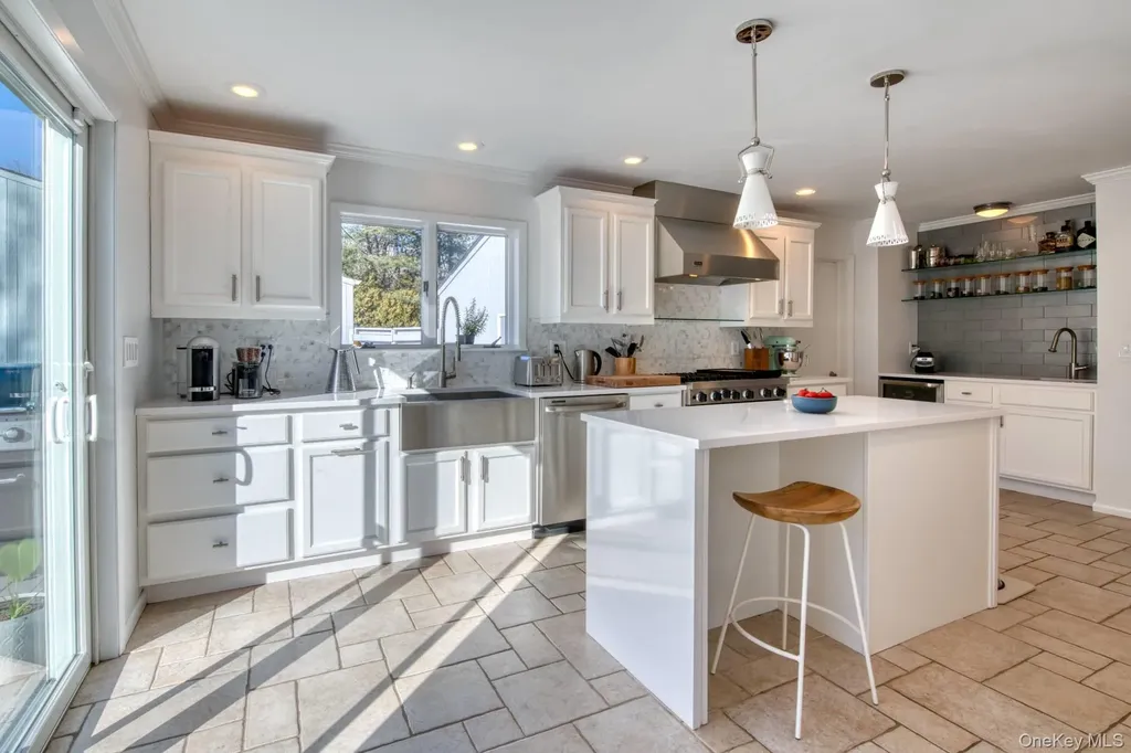 11 N Quarter Road Westhampton NY 11977