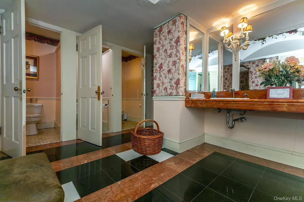 4258 Route 44 Millbrook NY 12545
