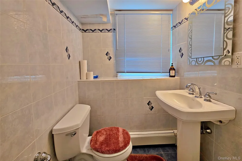 110 Briarwood Lane Plainview NY 11803