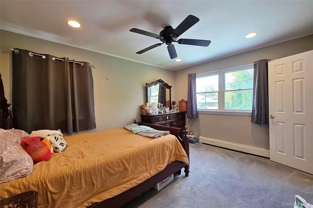 110 Briarwood Lane Plainview NY 11803