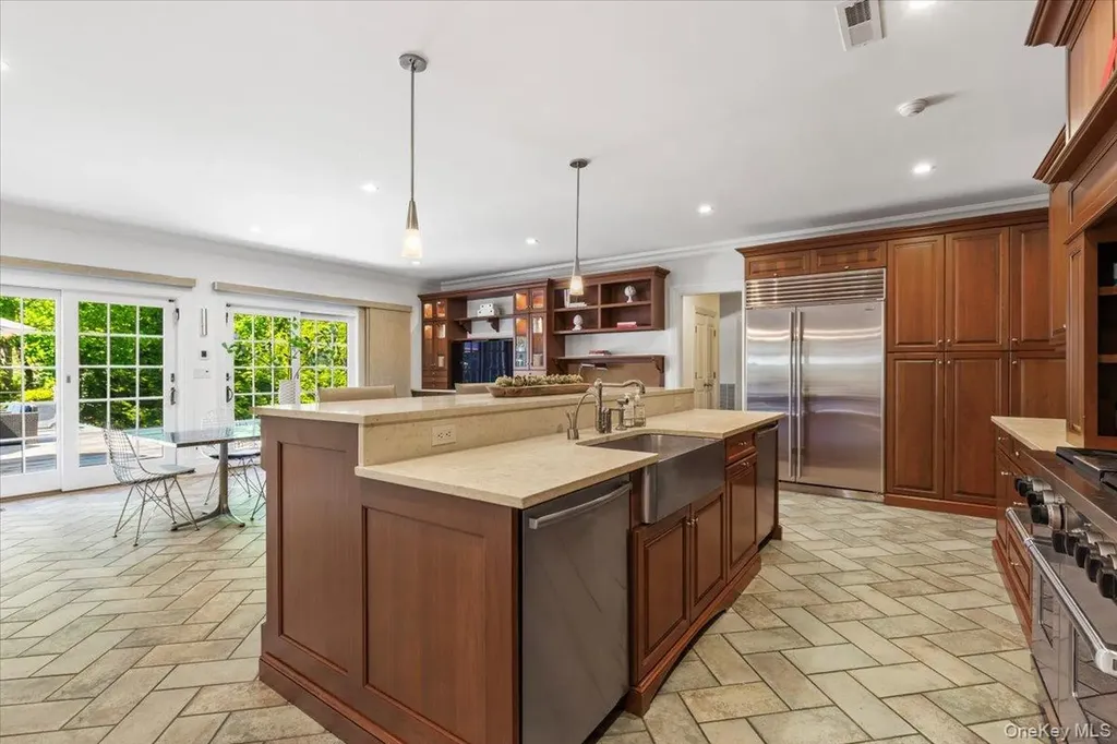 3 Split Tree Road Scarsdale NY 10583