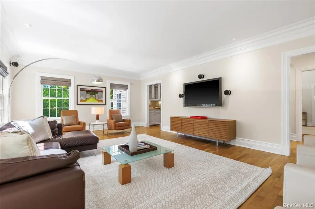 3 Split Tree Road Scarsdale NY 10583
