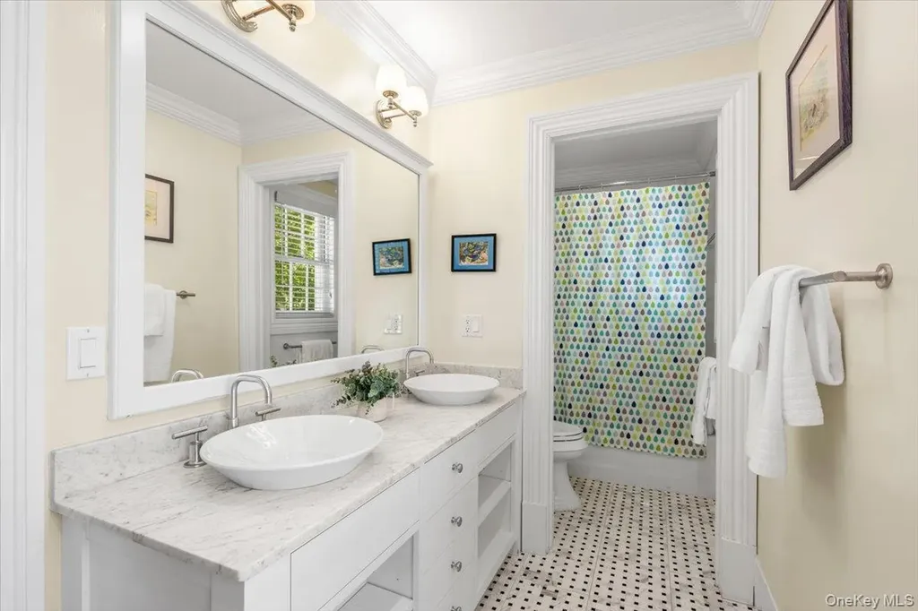 3 Split Tree Road Scarsdale NY 10583