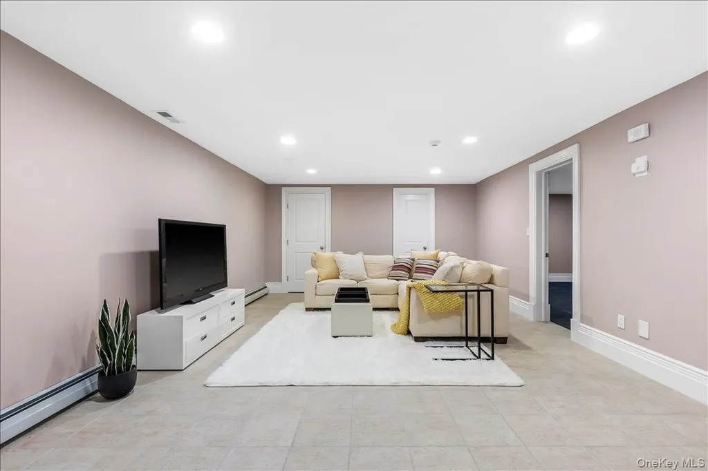 3 Split Tree Road Scarsdale NY 10583