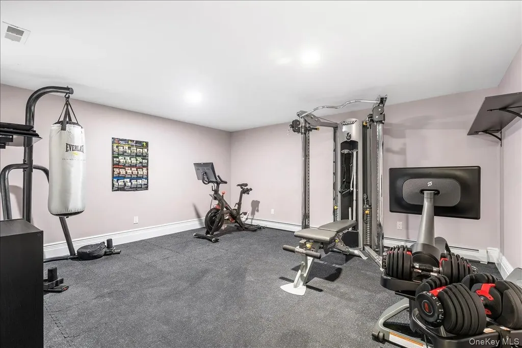 3 Split Tree Road Scarsdale NY 10583