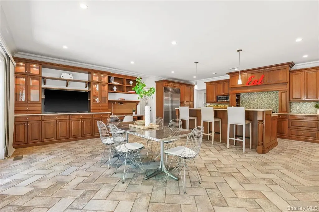 3 Split Tree Road Scarsdale NY 10583