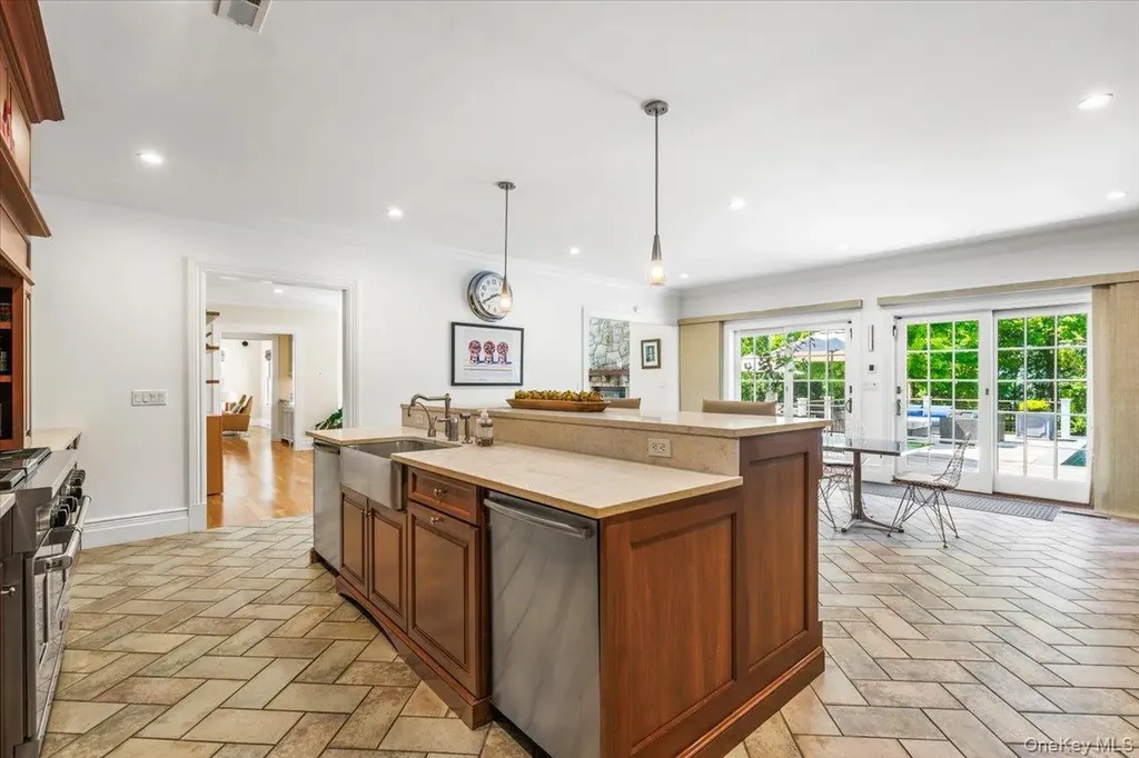 3 Split Tree Road Scarsdale NY 10583