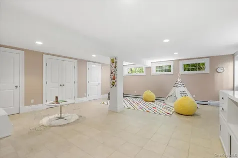 3 Split Tree Road Scarsdale NY 10583