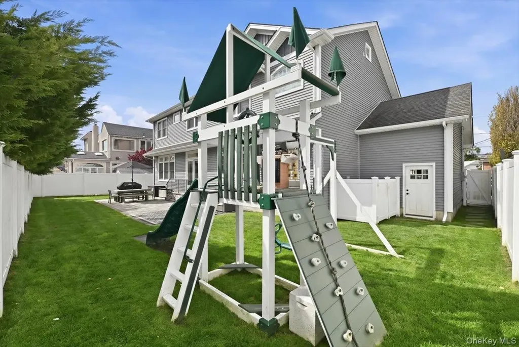 2667 Wynsum Avenue Merrick NY 11566