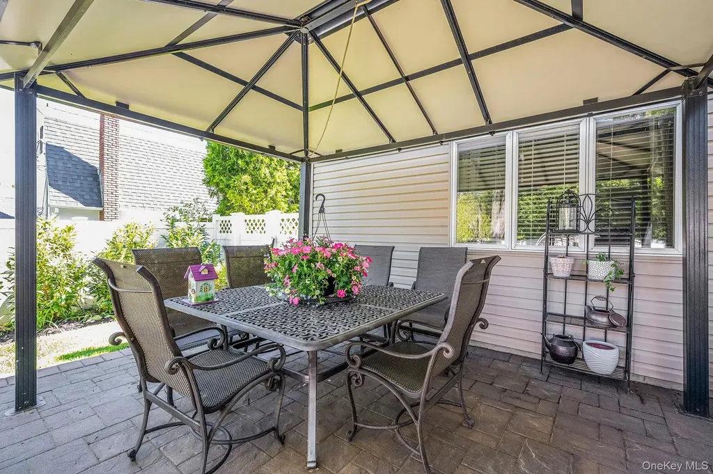 40 Boxwood Drive Kings Park NY 11754