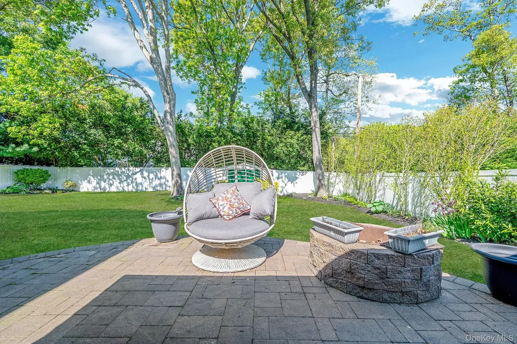 40 Boxwood Drive Kings Park NY 11754