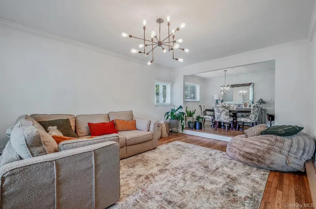 40 Boxwood Drive Kings Park NY 11754