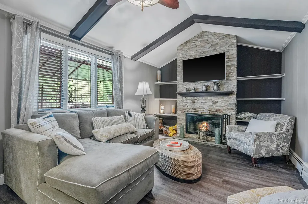 40 Boxwood Drive Kings Park NY 11754