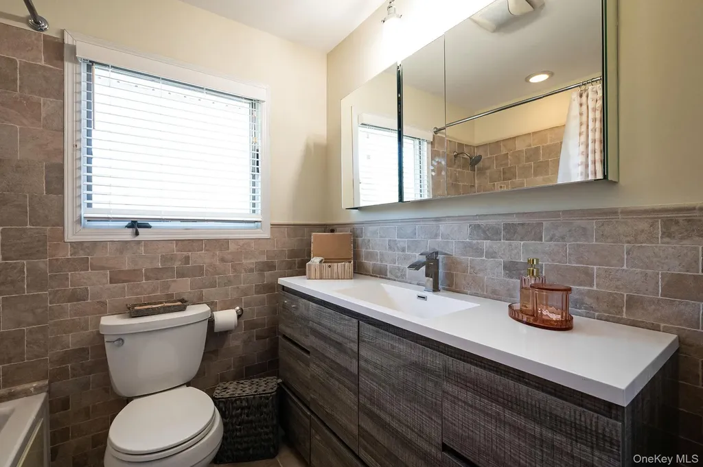 40 Boxwood Drive Kings Park NY 11754