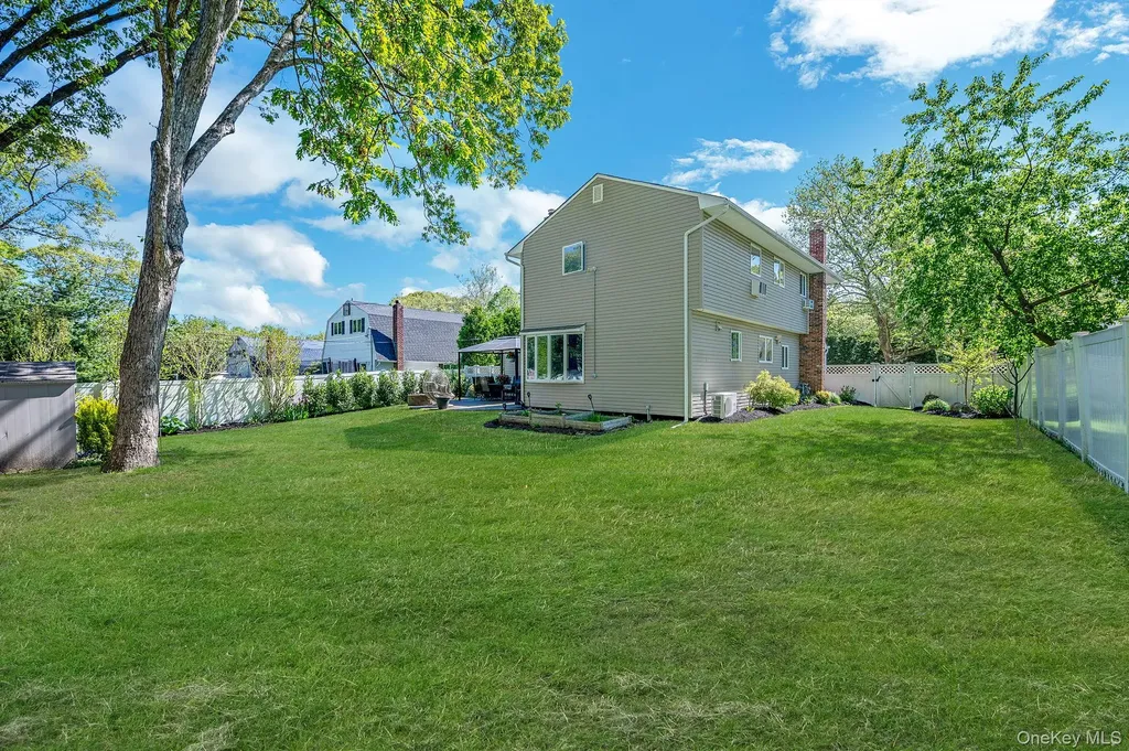 40 Boxwood Drive Kings Park NY 11754