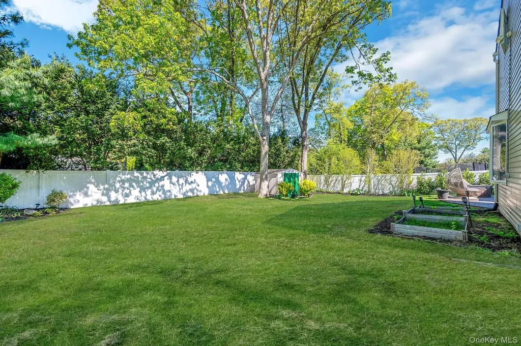 40 Boxwood Drive Kings Park NY 11754