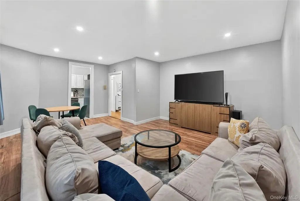 941 Jerome Avenue Bronx NY 10452